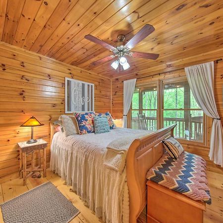 Peaceful Blue Ridge Cabin With Decks And Fire Pit Экстерьер фото