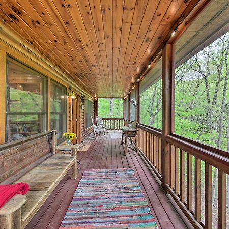 Peaceful Blue Ridge Cabin With Decks And Fire Pit Экстерьер фото